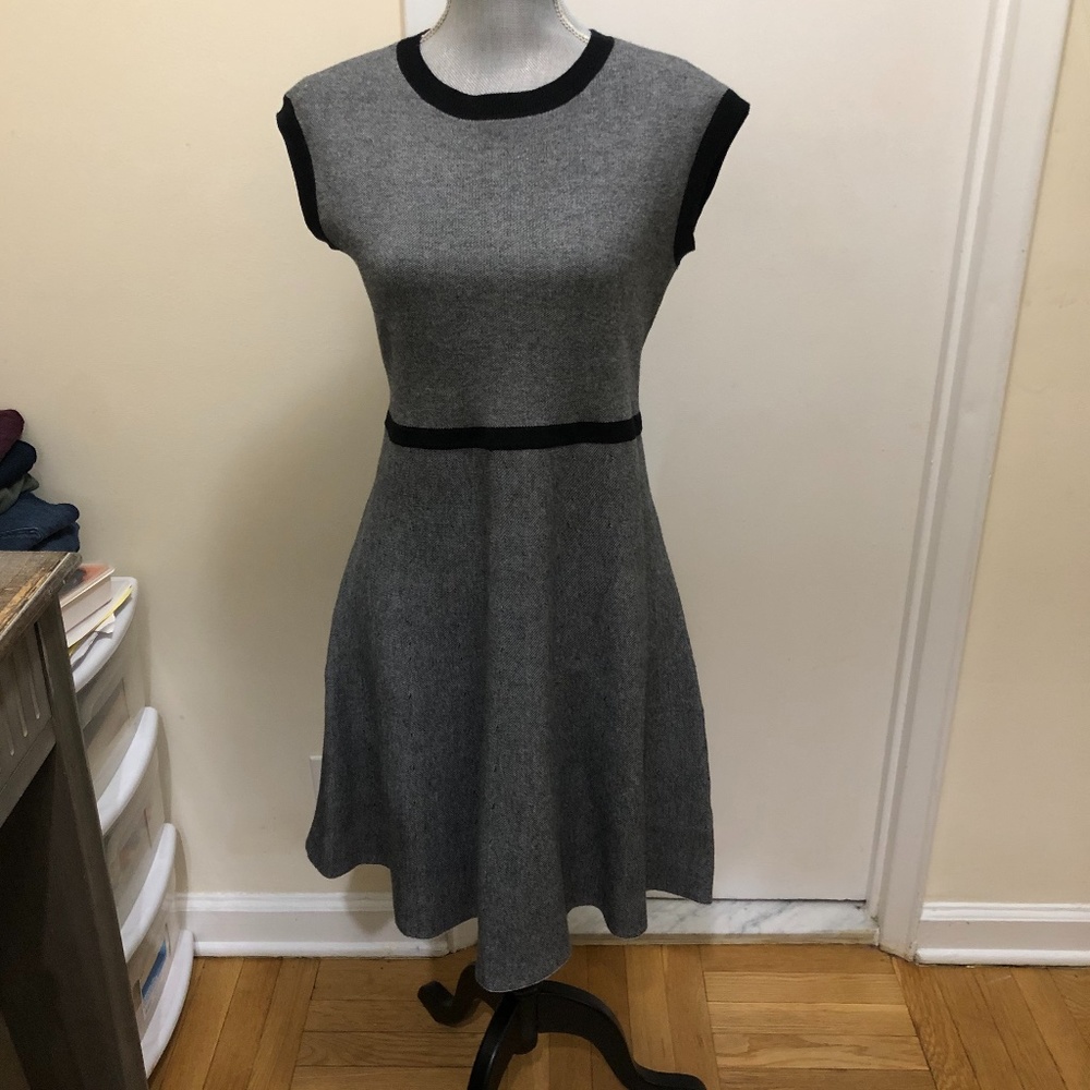 Tahari dress size medium